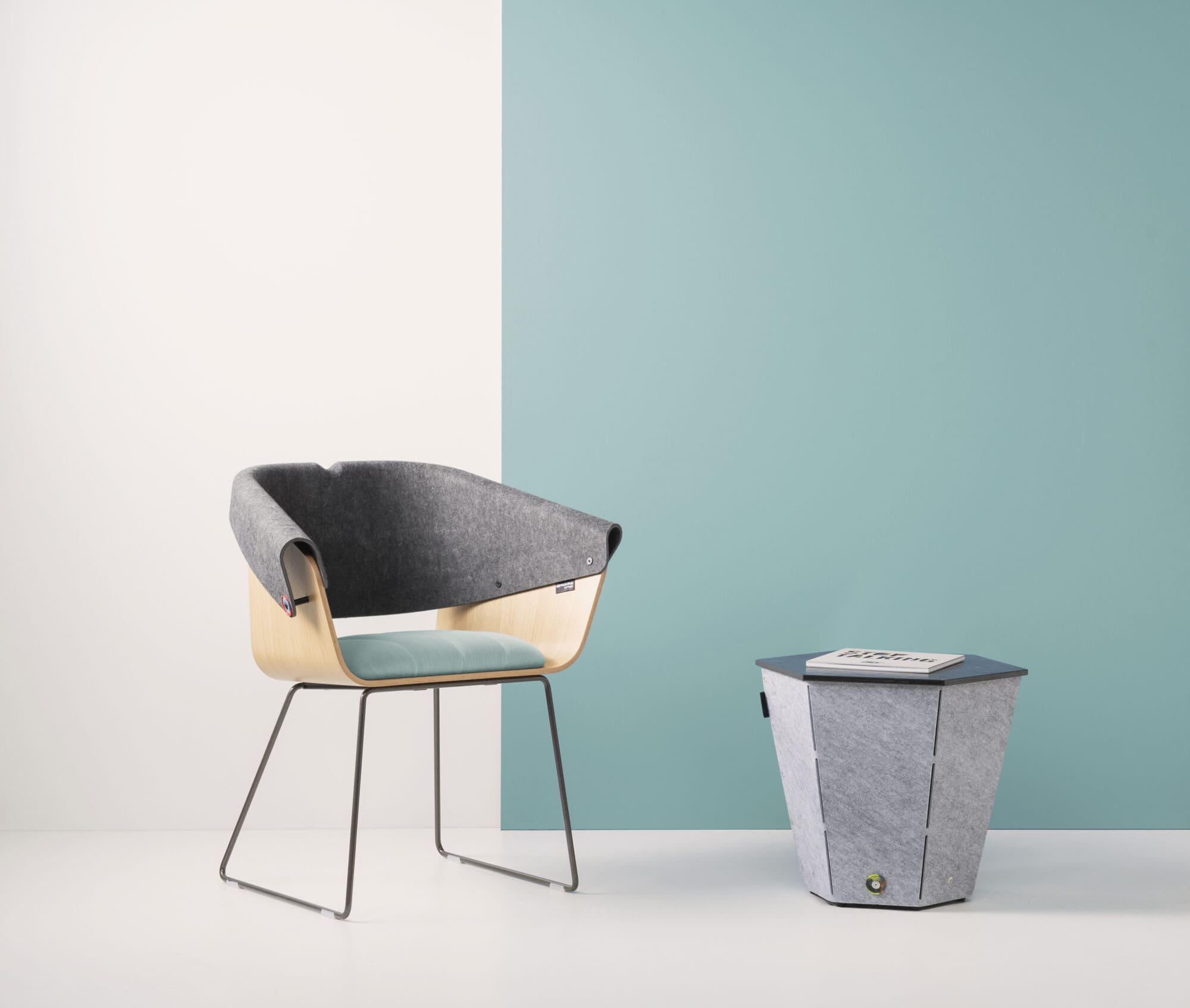 vepa_barnacle-side-table-highrecycled-solid-core_lightgrey-2000x1694