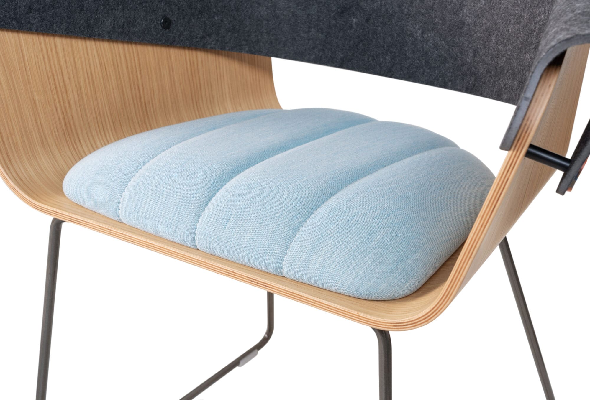 vepa_whale-tail-chair-detail-zitting_dsc8059-2000x1357