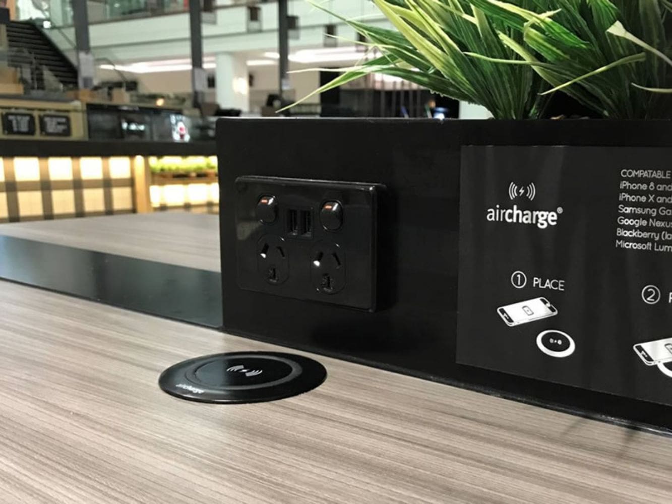 Air Charger - Black Nylon Surface Charger