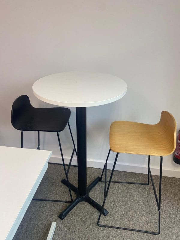 Poseur Table White 600 dia