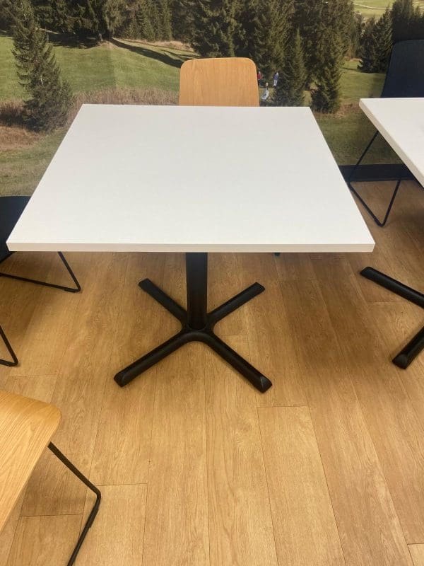 Bistro / Meeting Table 800x800